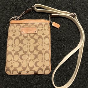 Coach Messenger Crossbody Handbag Signature Canvas